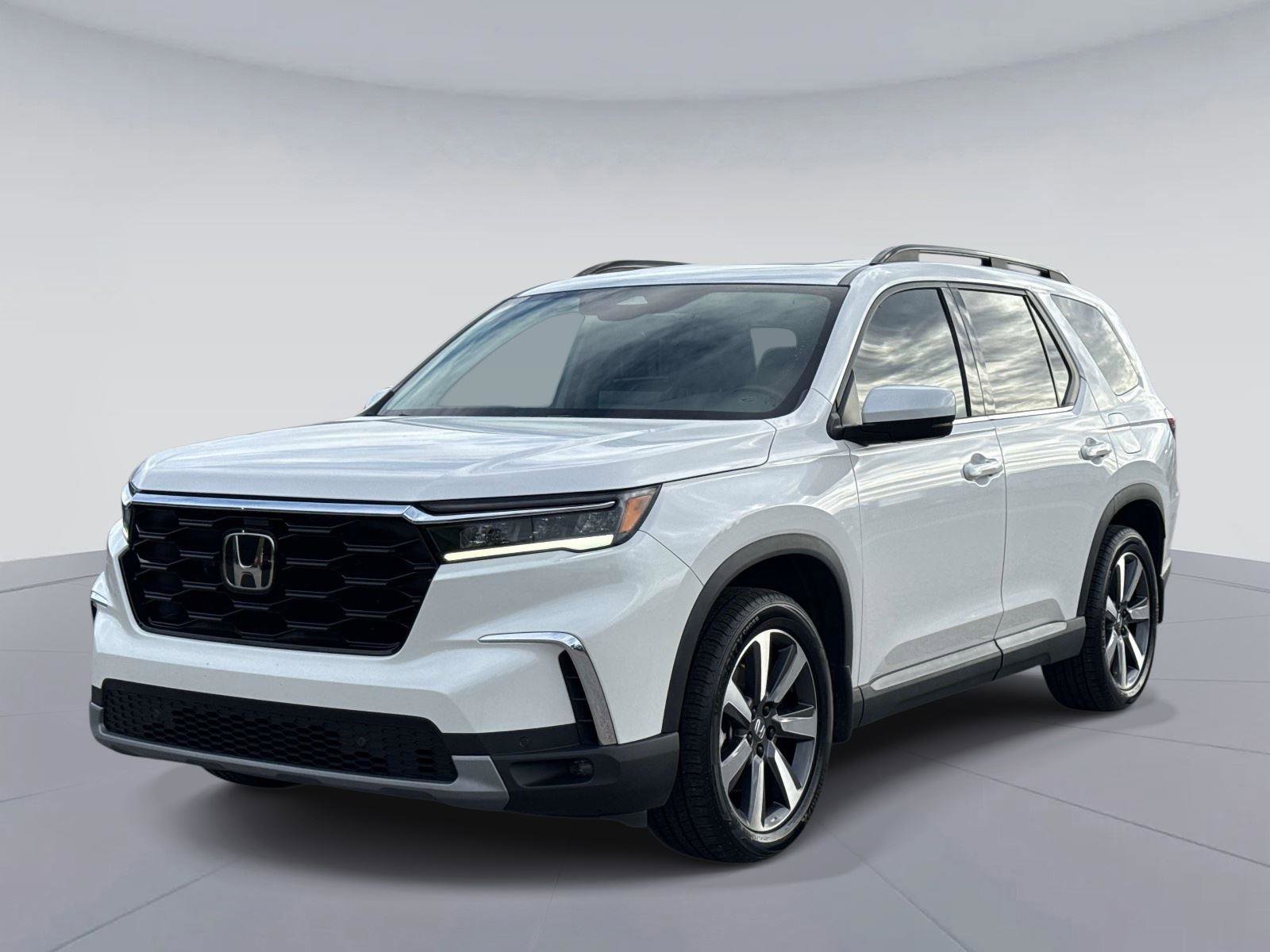 Certified 2024 Honda Pilot Touring image 8