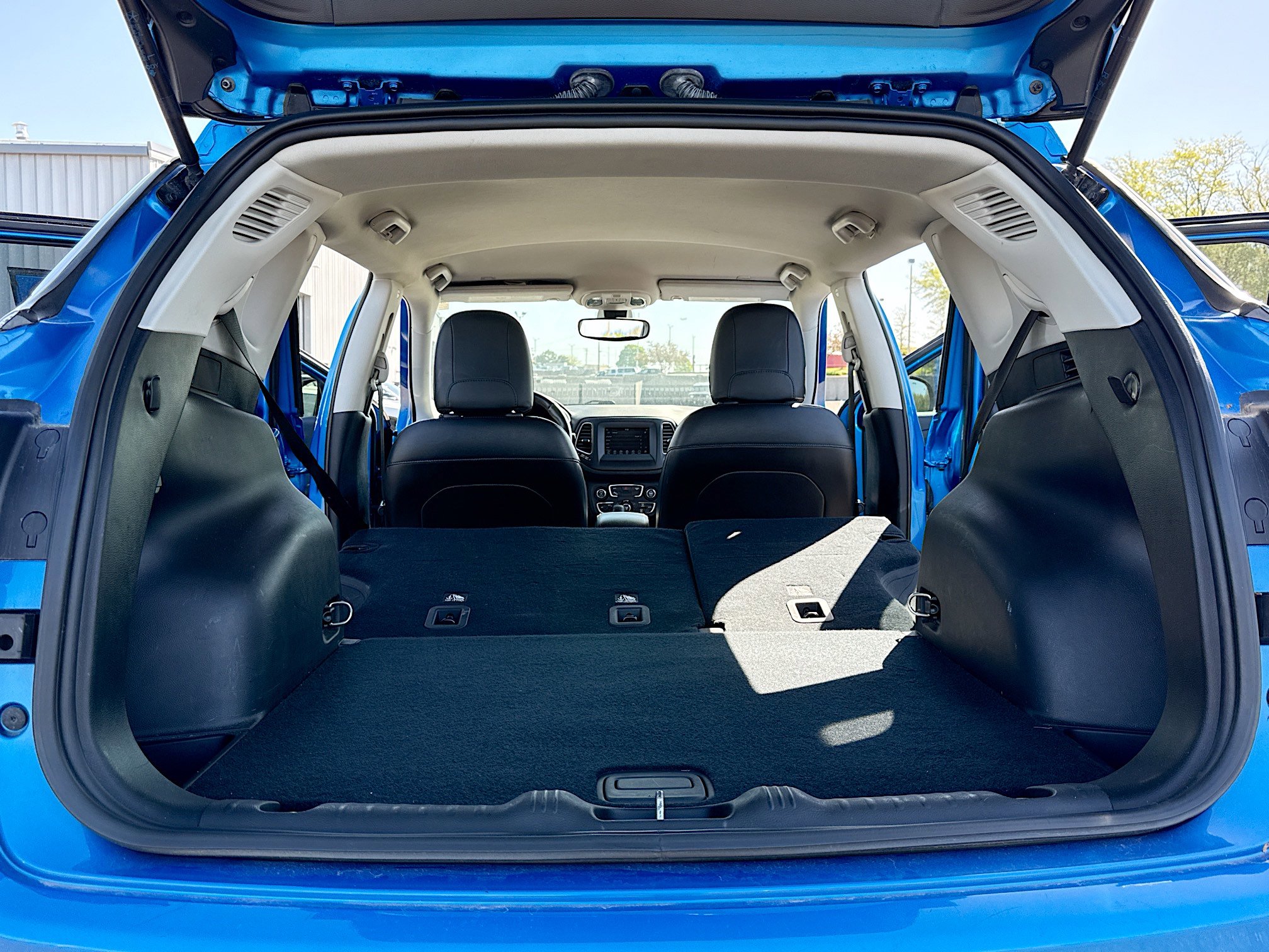 Used 2019 Jeep Compass Latitude w/ Cold Weather Group FWD image 7
