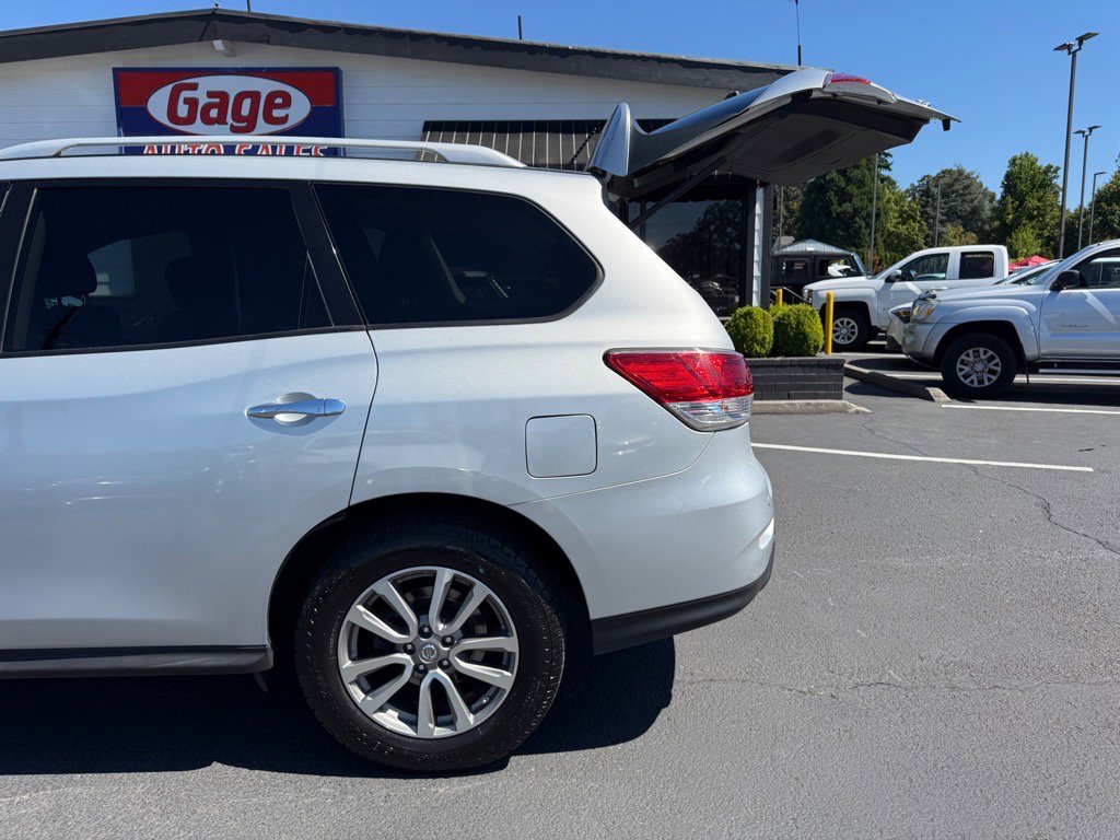 Used 2016 Nissan Pathfinder SV image 7