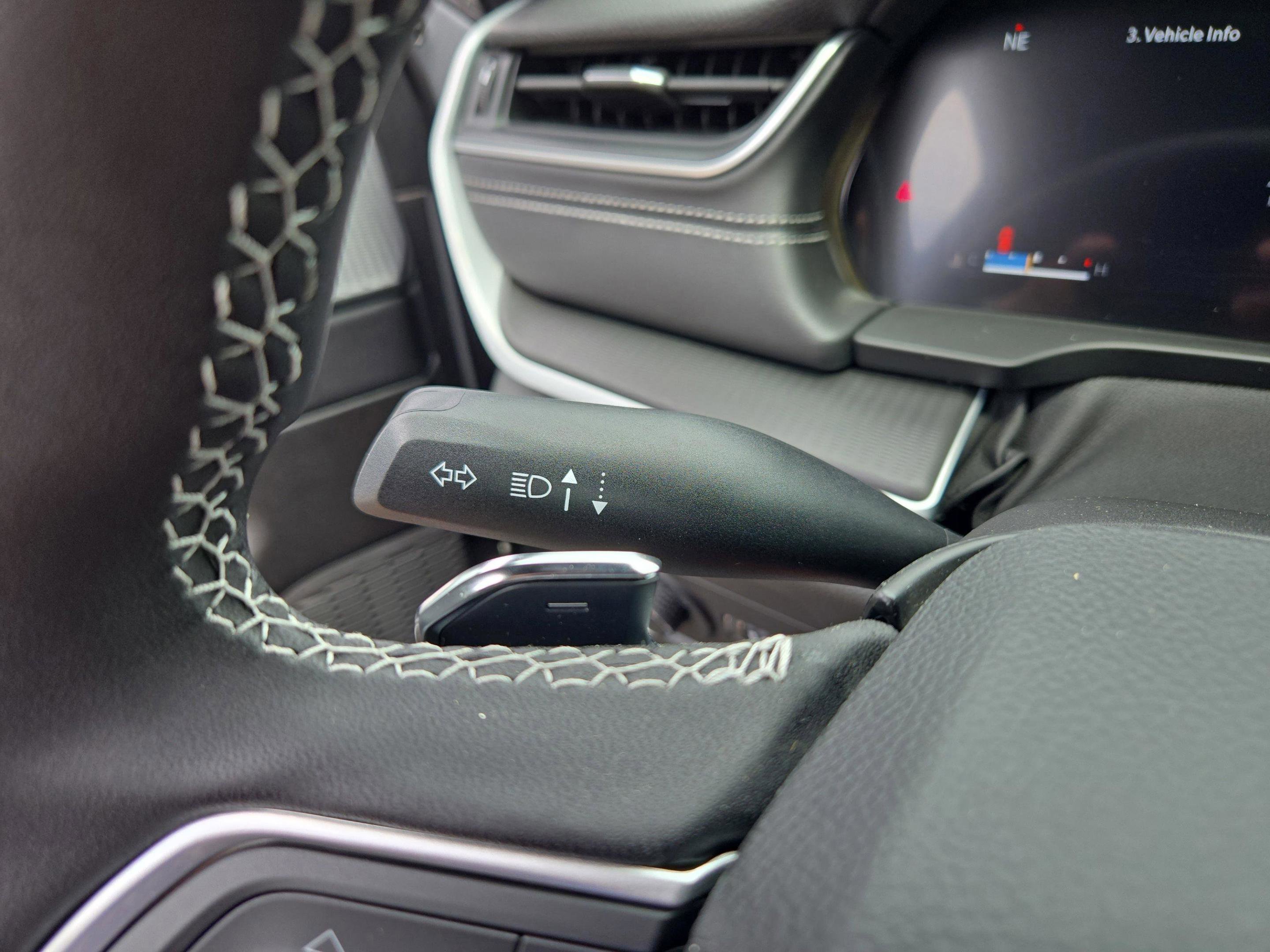 New 2025 Jeep Grand Cherokee L Altitude image 32