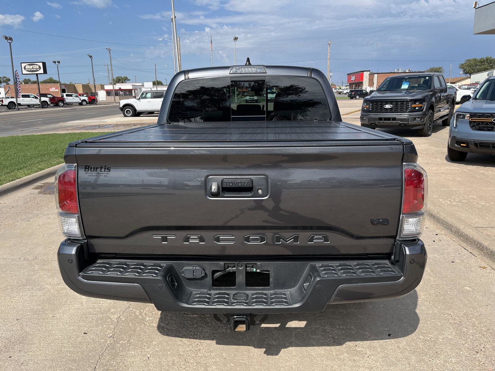 Used 2021 Toyota Tacoma TRD Off-Road image 7