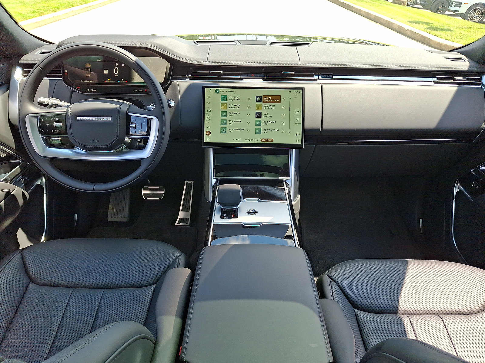 New 2026 Land Rover Range Rover SE AWD/4WD image 13