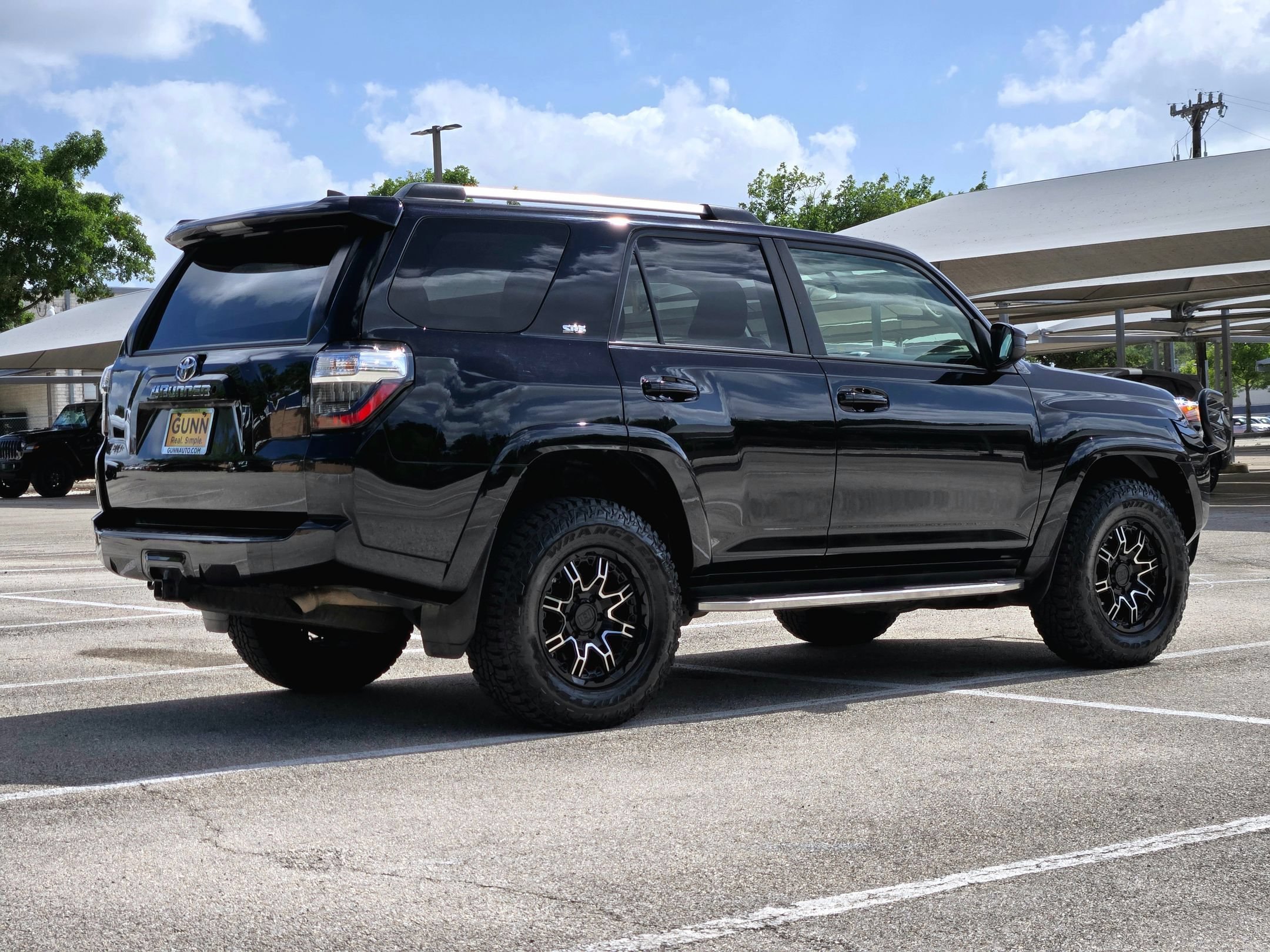 Used 2019 Toyota 4Runner SR5 AWD/4WD image 4