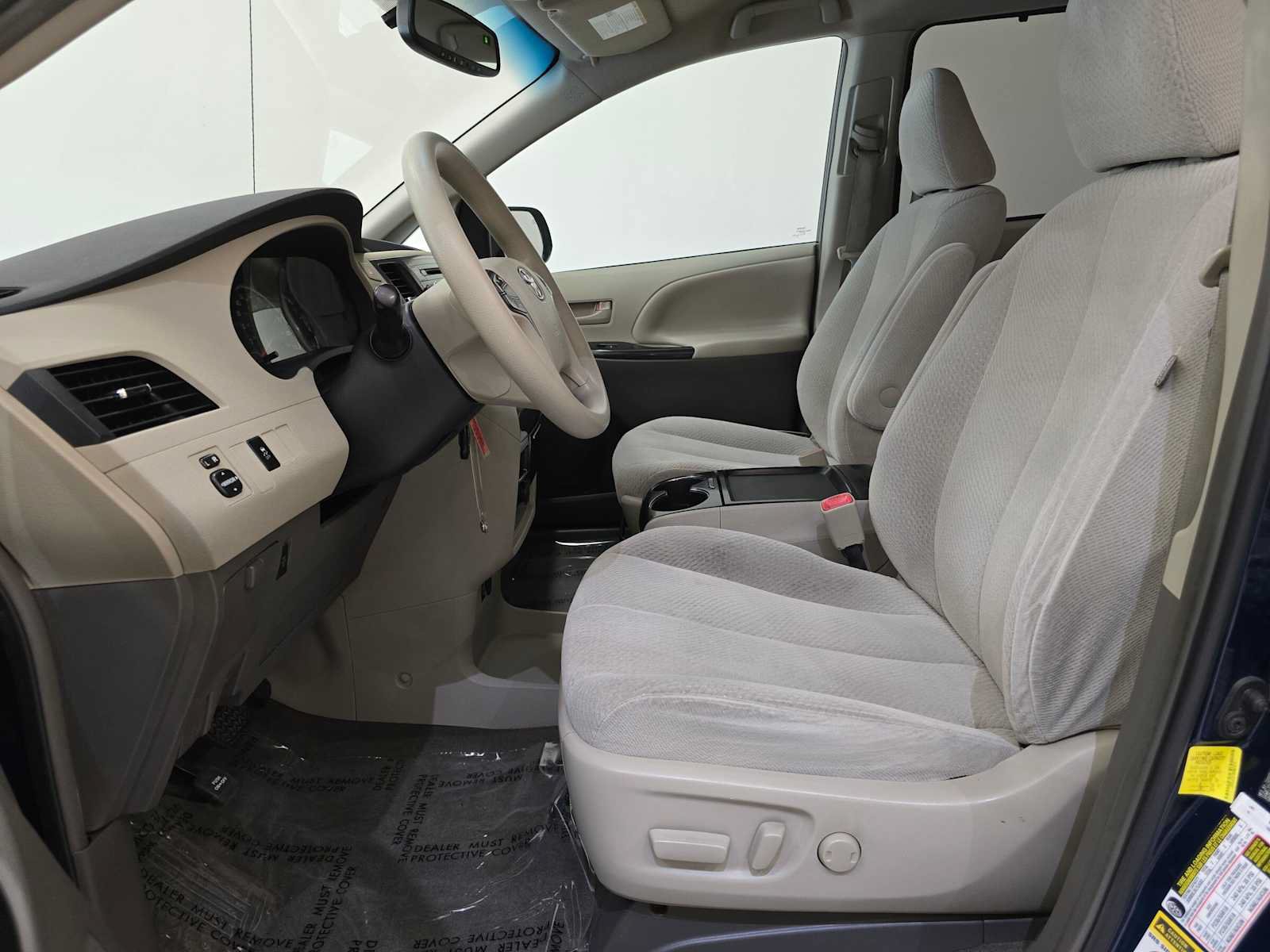 Used 2011 Toyota Sienna LE w/ Towing Pkg AWD/4WD image 21