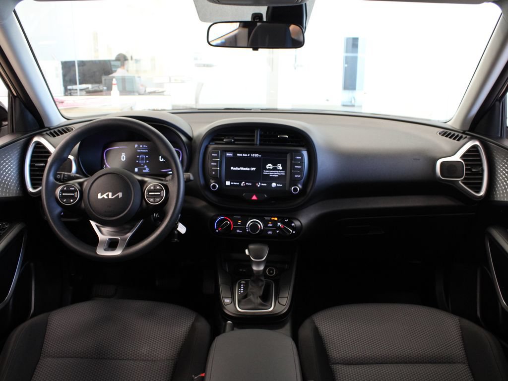 Used 2023 Kia Soul LX FWD image 16