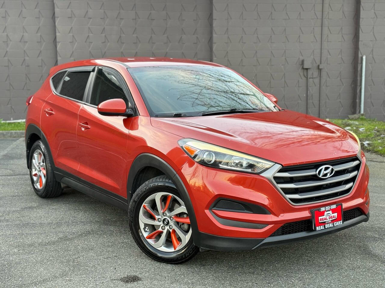 Used 2016 Hyundai Tucson SE image 2