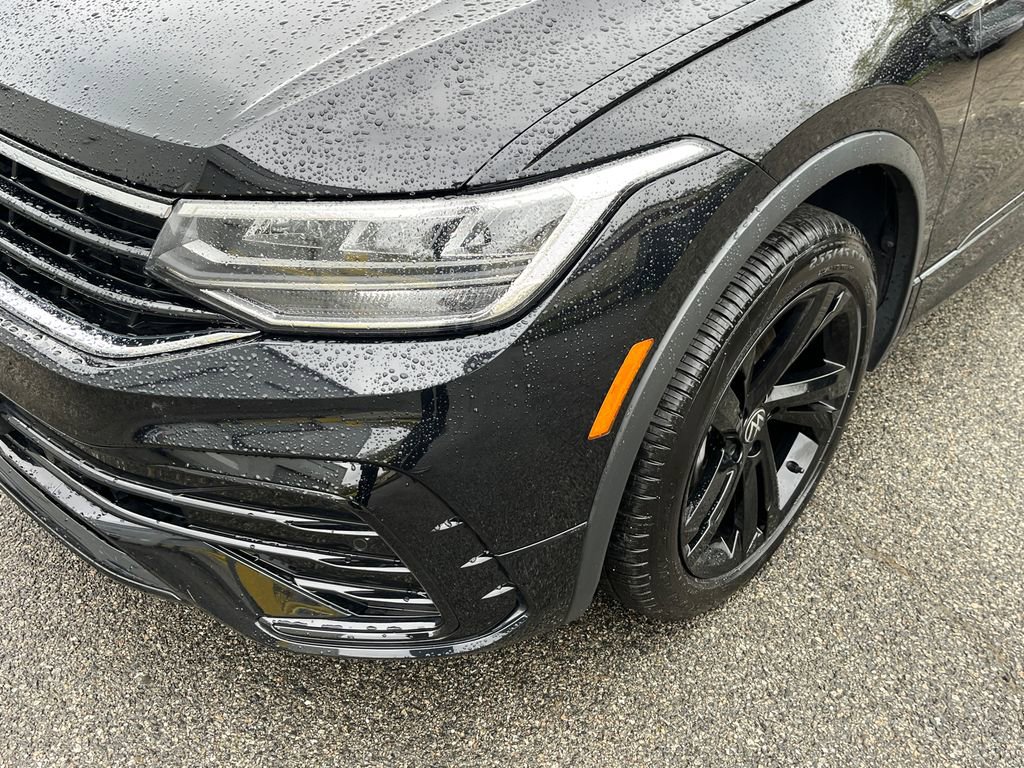 Used 2024 Volkswagen Tiguan SE R-Line AWD/4WD image 7