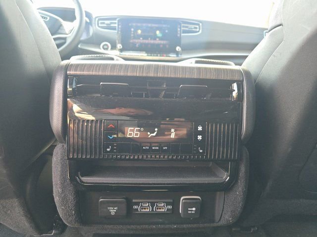 Used 2024 Jeep Wagoneer Series II image 16