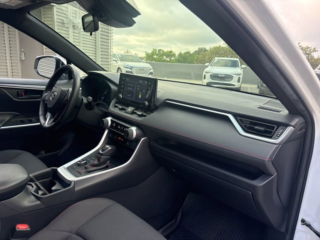 Used 2021 Toyota RAV4 SE w/ Weather & Moonroof Package AWD/4WD image 15