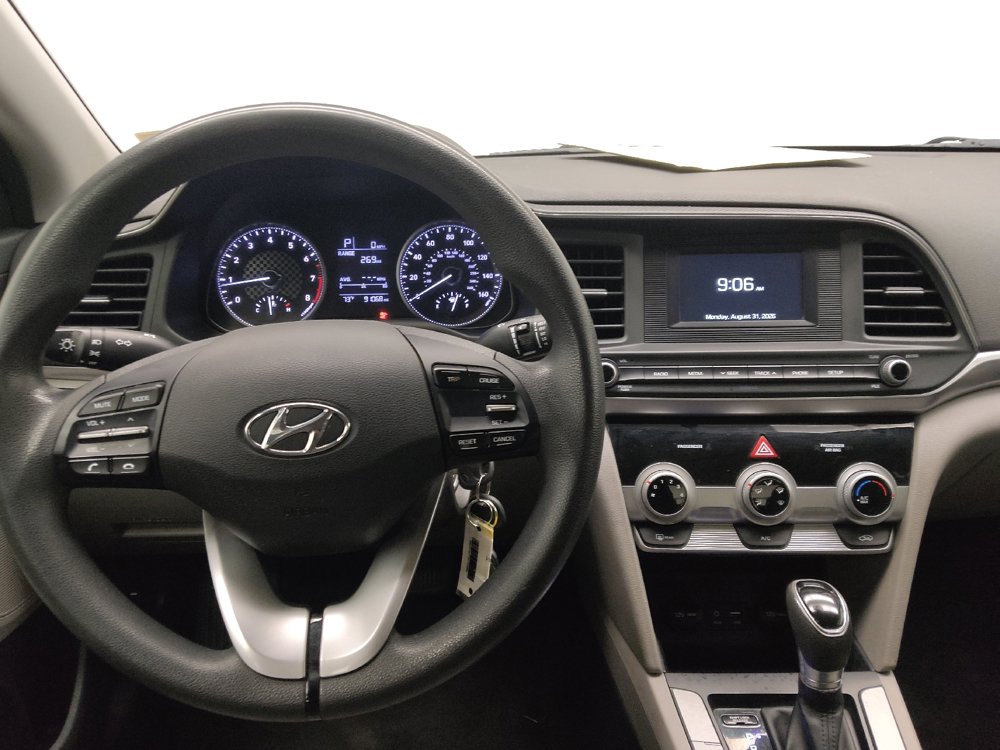 Used 2019 Hyundai Elantra SE FWD image 22