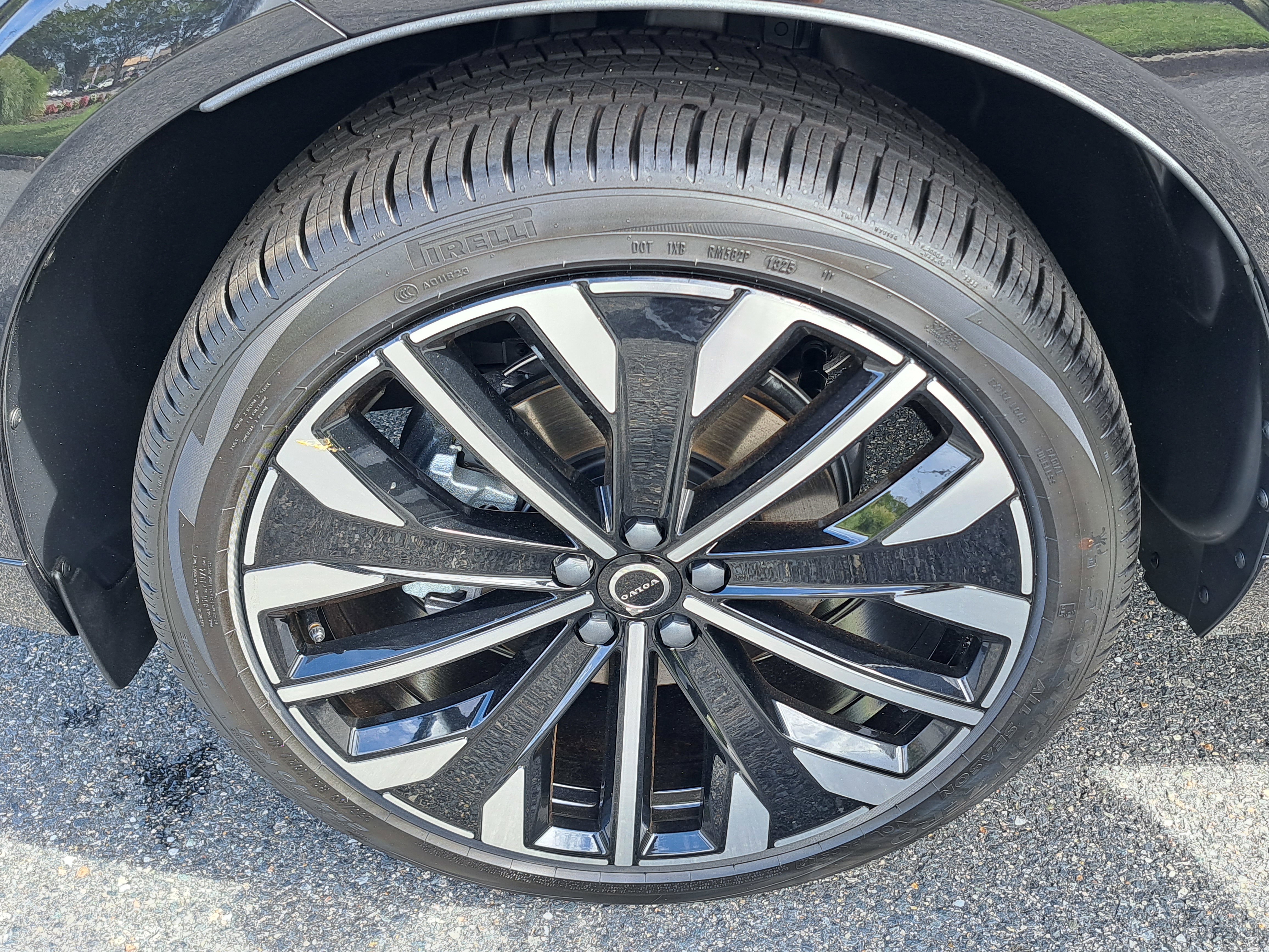 New 2026 Volvo XC60 B5 Ultra w/ Protection Package Premier image 9
