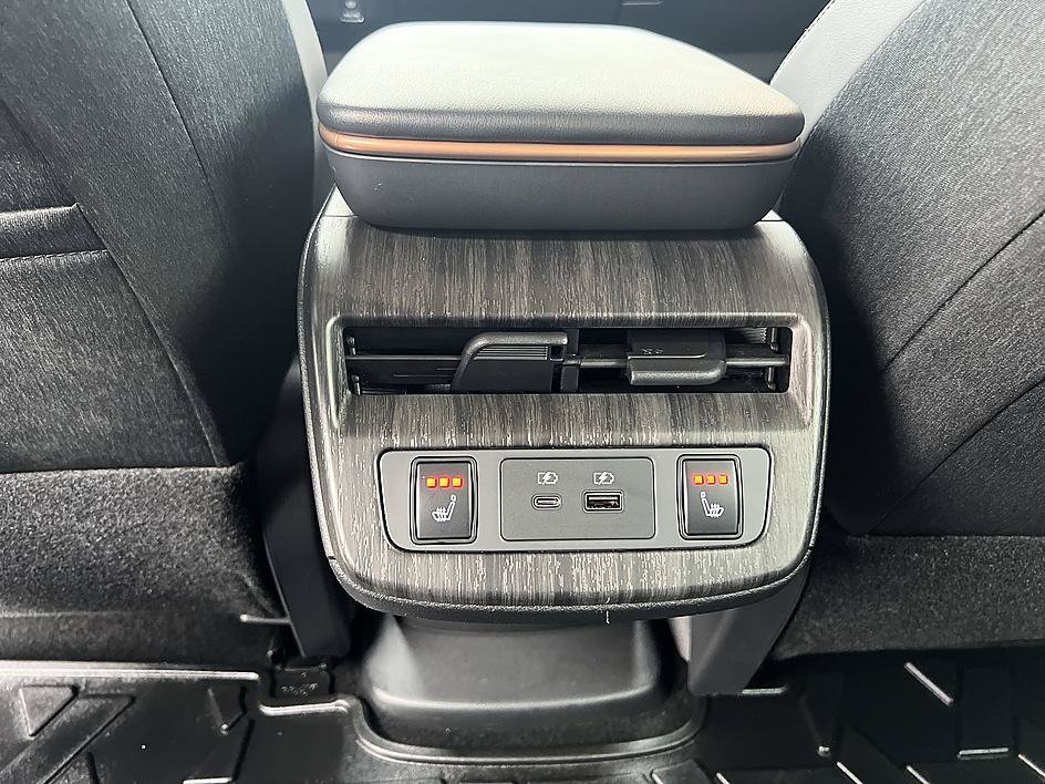 Certified 2024 Nissan Ariya AWD image 30