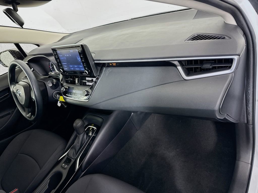 Used 2022 Toyota Corolla LE image 27