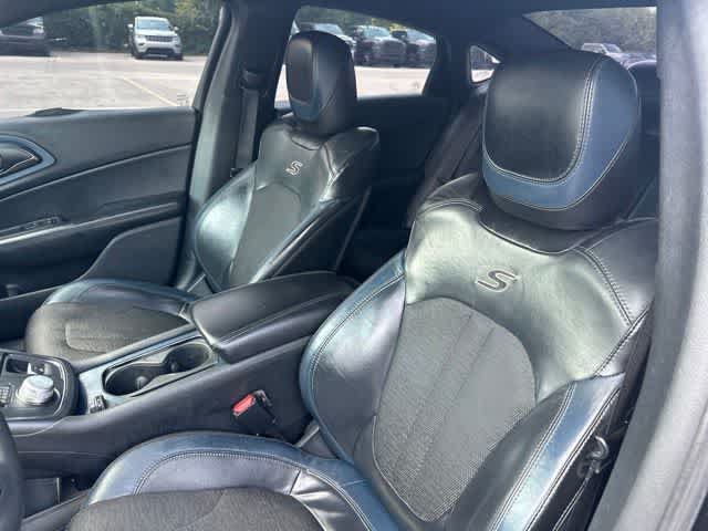 Used 2015 Chrysler 200 S w/ Navigation & Sound Group I FWD image 3