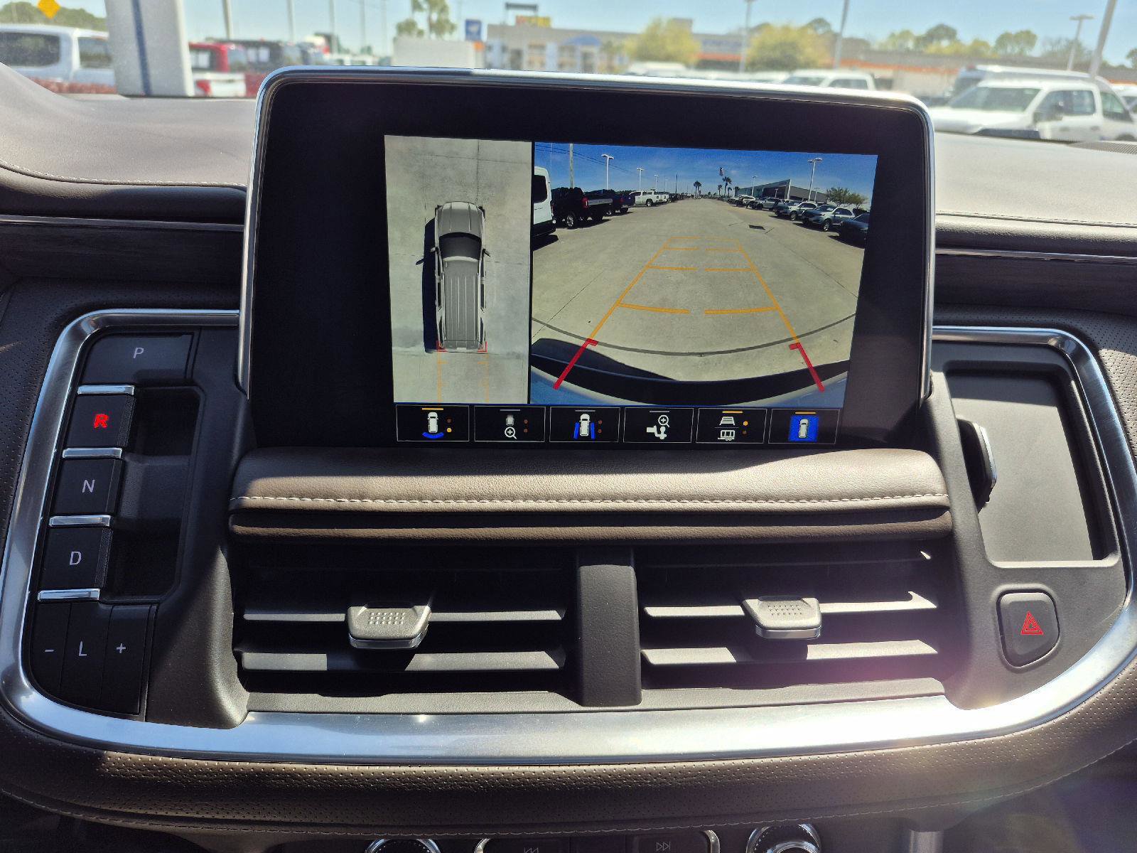 Used 2023 GMC Yukon XL SLT w/ SLT Premium Package image 13