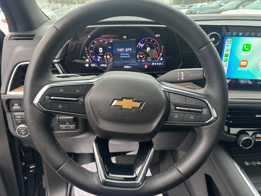 Used 2025 Chevrolet Suburban High Country image 21