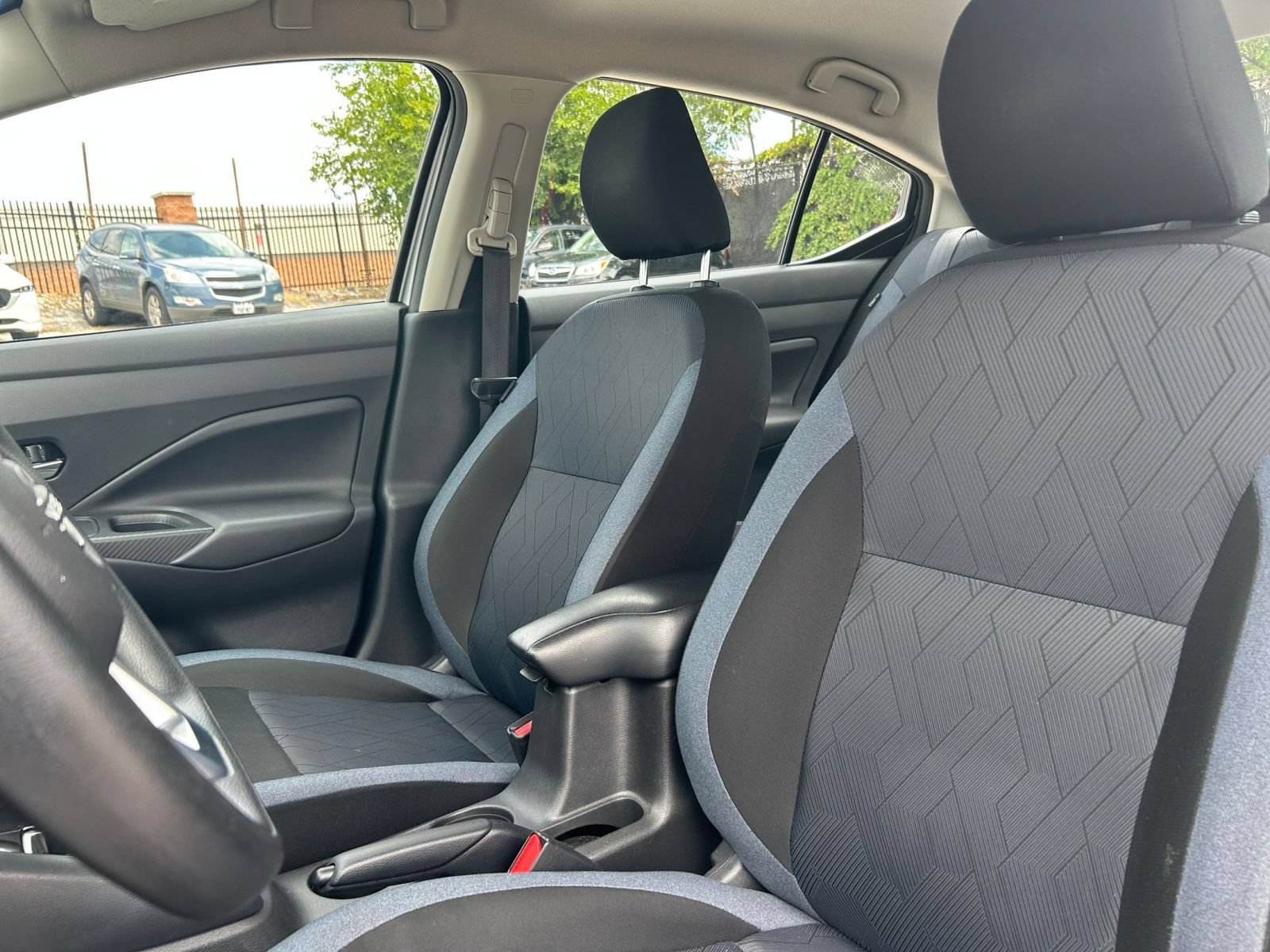 Used 2025 Nissan Versa SV FWD image 30