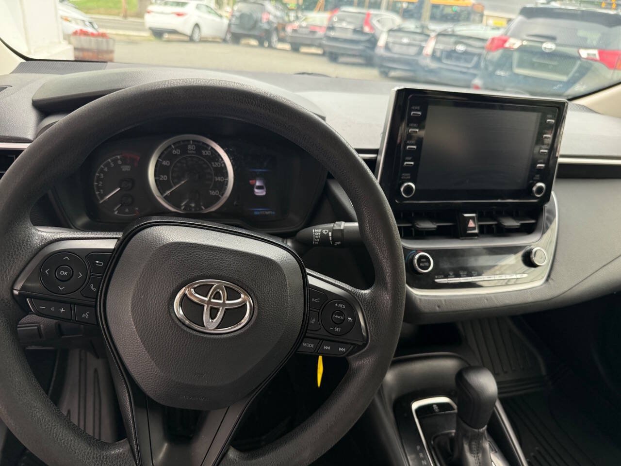 Used 2020 Toyota Corolla LE FWD image 18