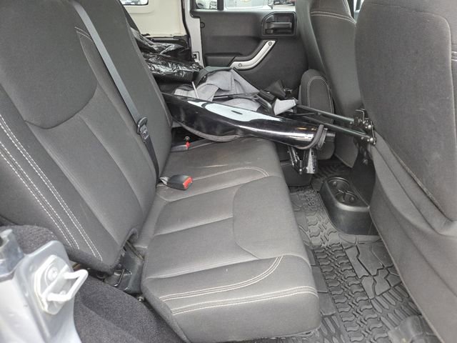 Used 2017 Jeep Wrangler Unlimited Sahara image 22