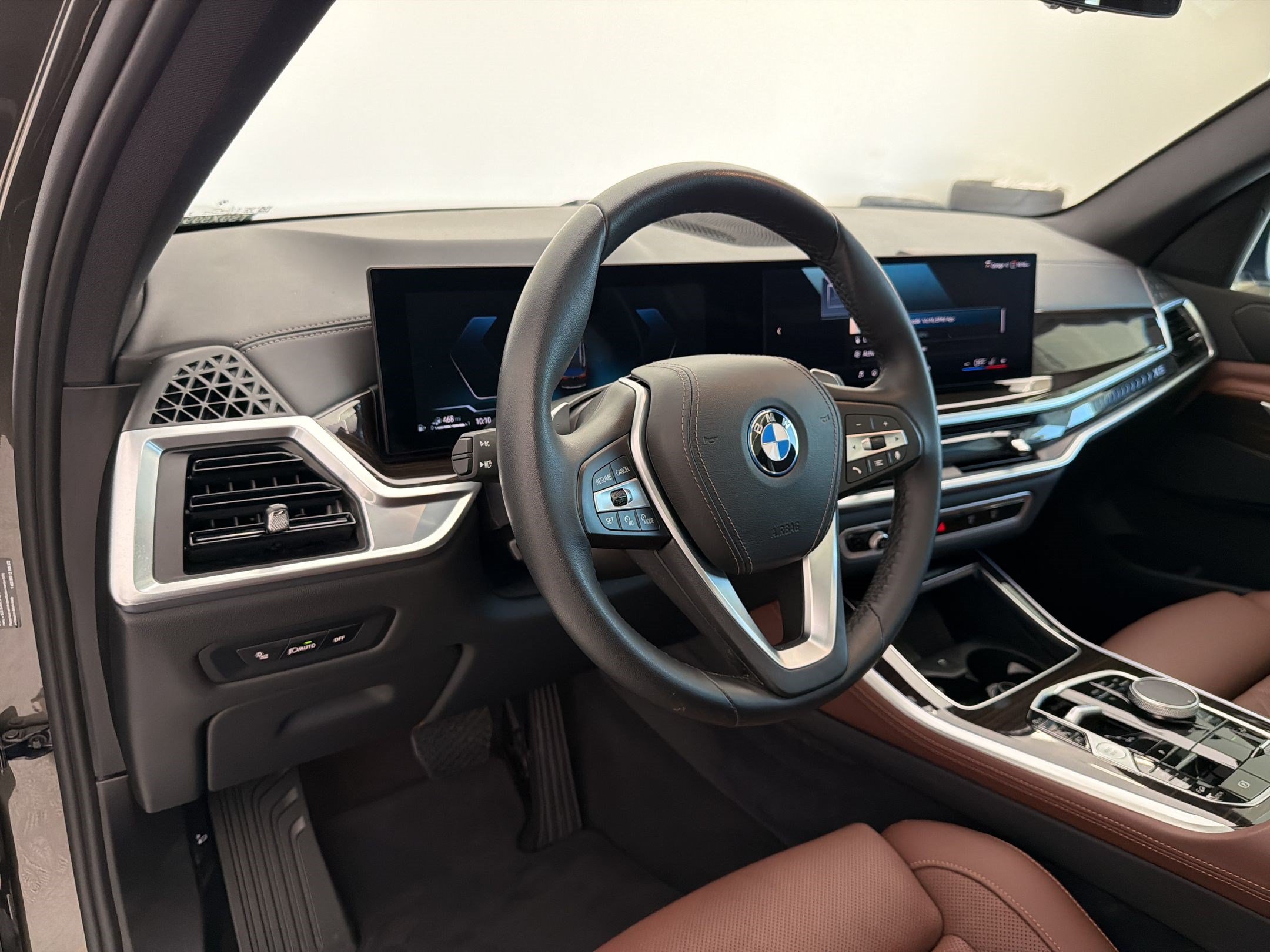 Used 2025 BMW X5 xDrive50e AWD/4WD image 4