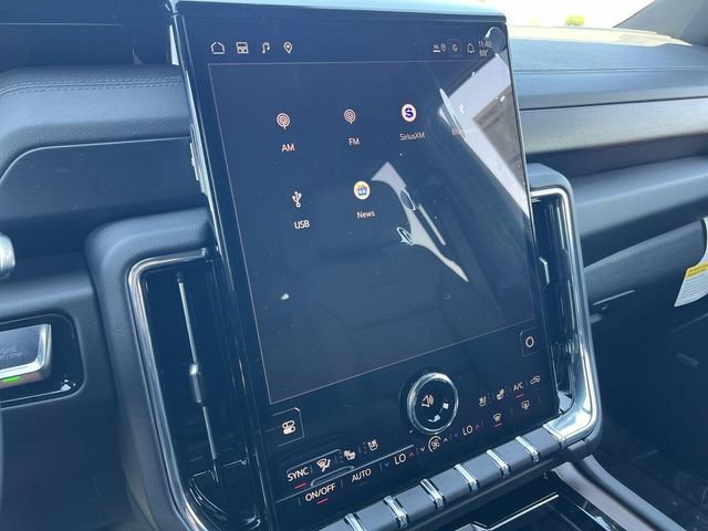 New 2026 GMC Yukon XL Denali w/ Denali Reserve Package RWD image 18