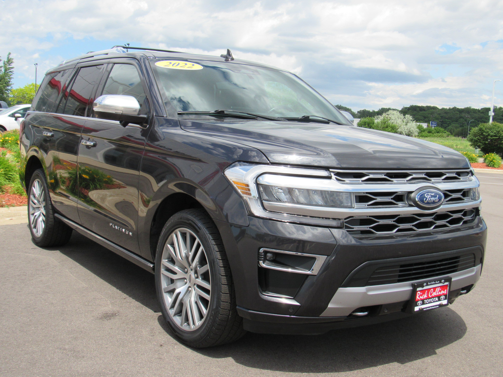 Used 2022 Ford Expedition Platinum AWD/4WD image 4