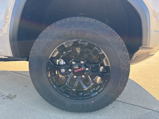 New 2026 GMC Canyon Elevation w/ Convenience Package image 9