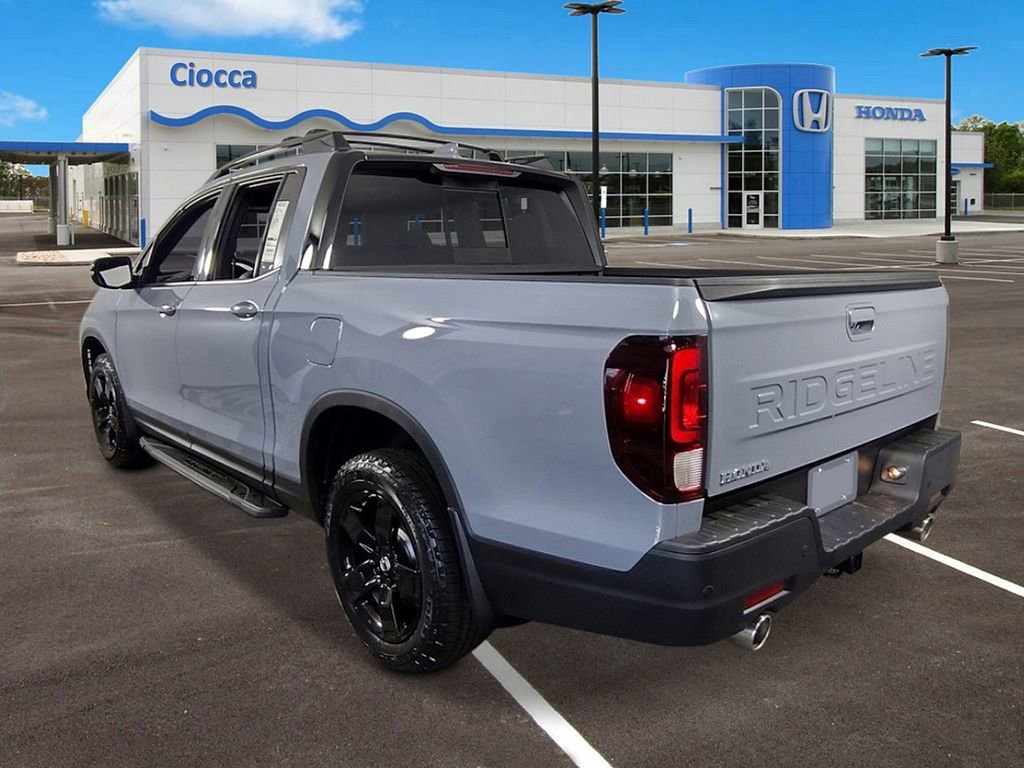 New 2026 Honda Ridgeline Black Edition image 3