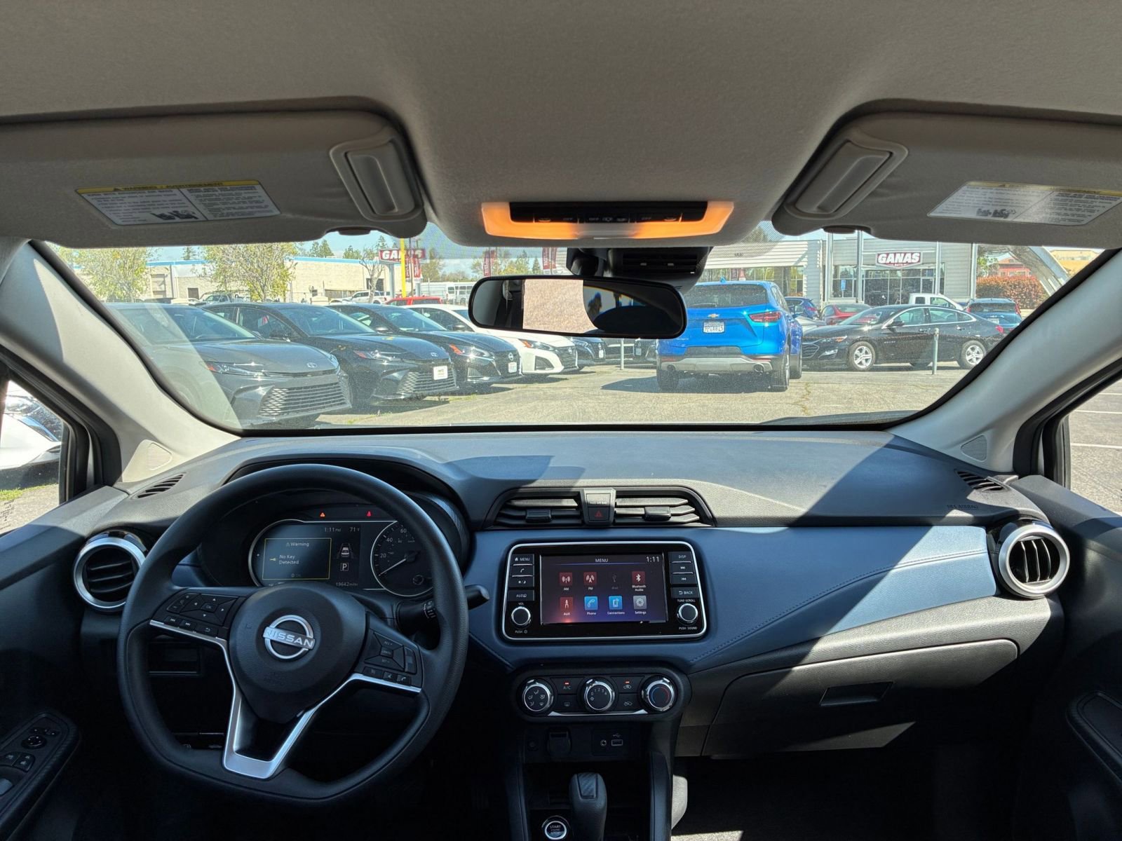 Used 2025 Nissan Versa SV image 31