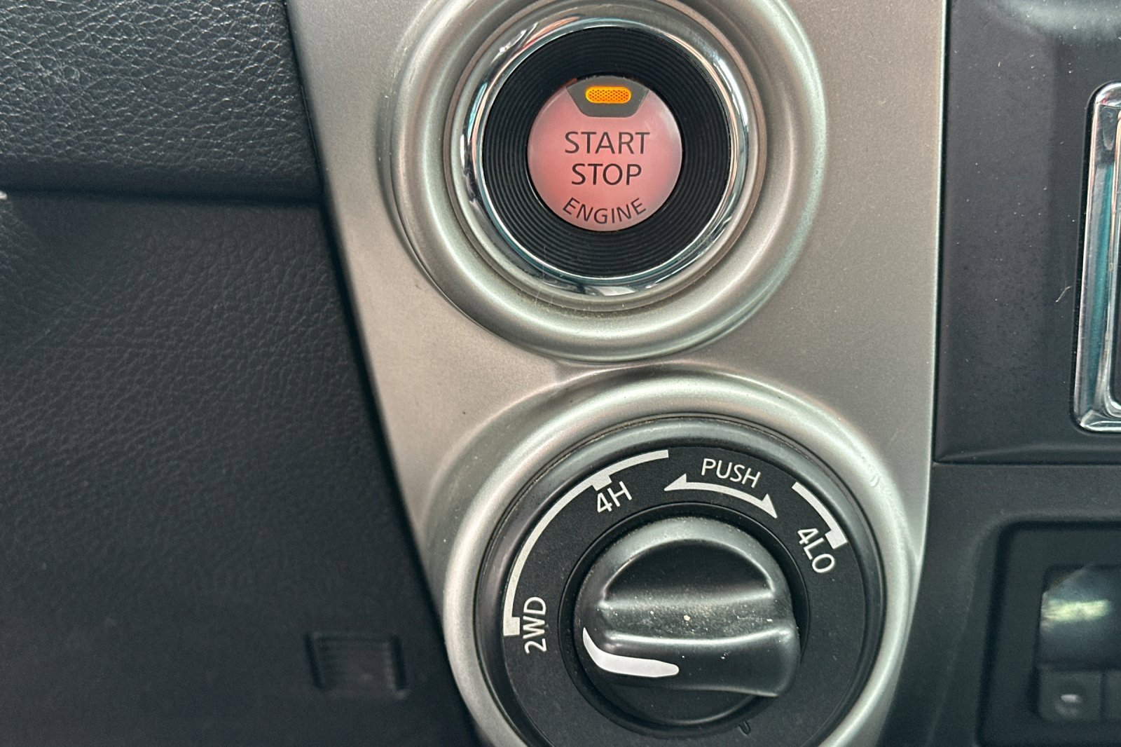 Used 2018 Nissan Titan SL w/ Chrome Package image 33