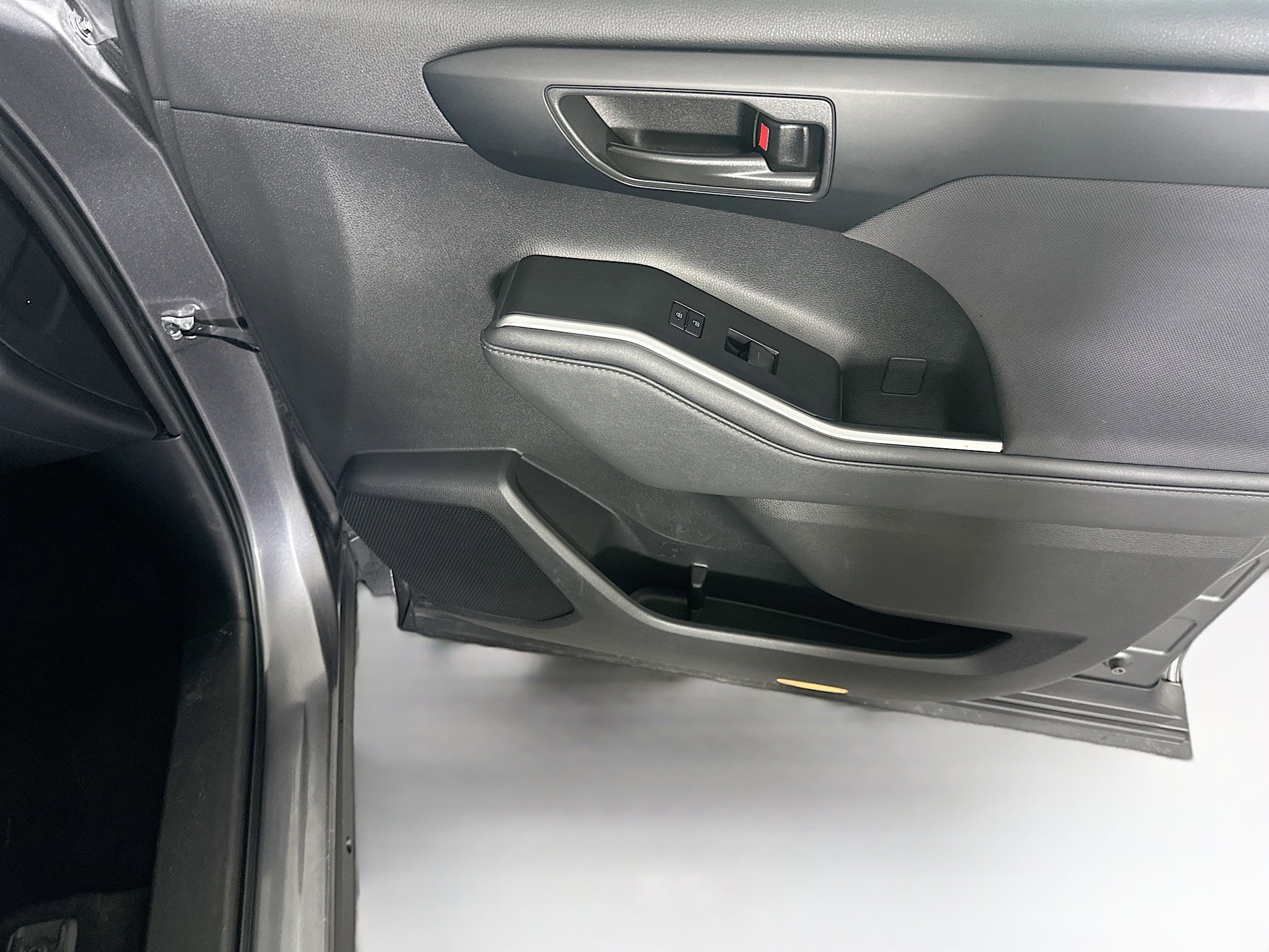 Used 2023 Toyota Highlander LE image 31