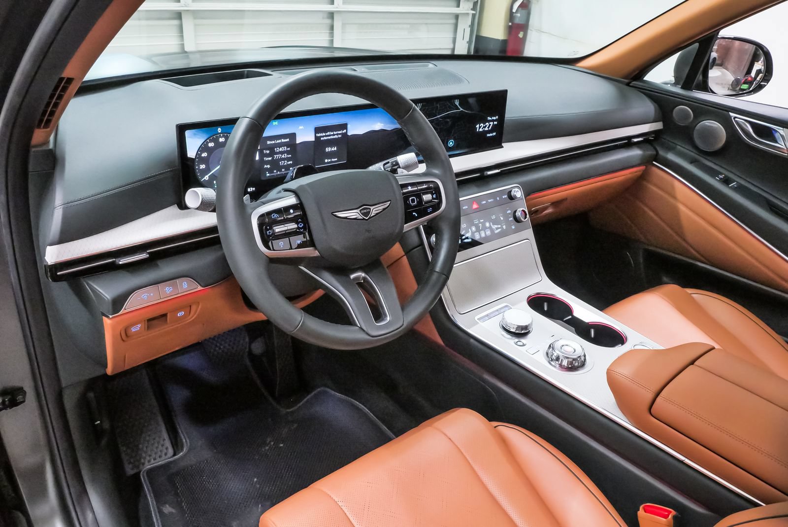 Certified 2025 Genesis GV80 2.5T Prestige AWD/4WD image 2
