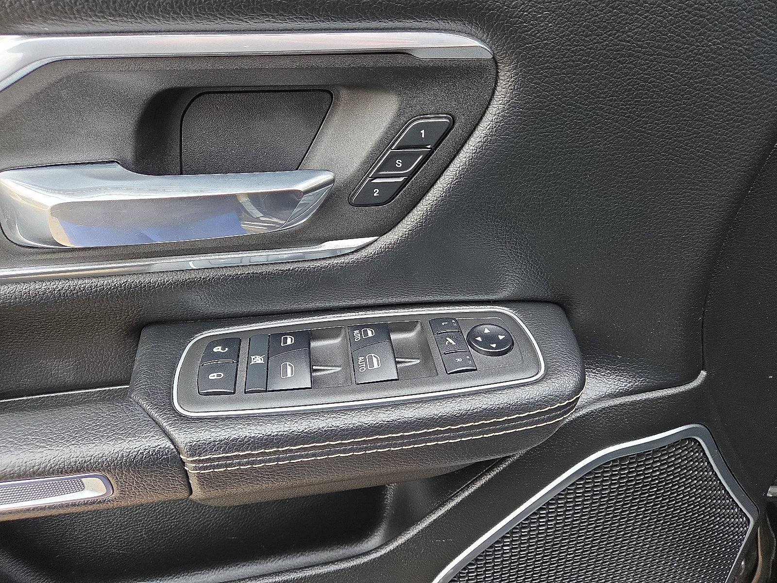 Used 2022 RAM 1500 Laramie RWD image 12