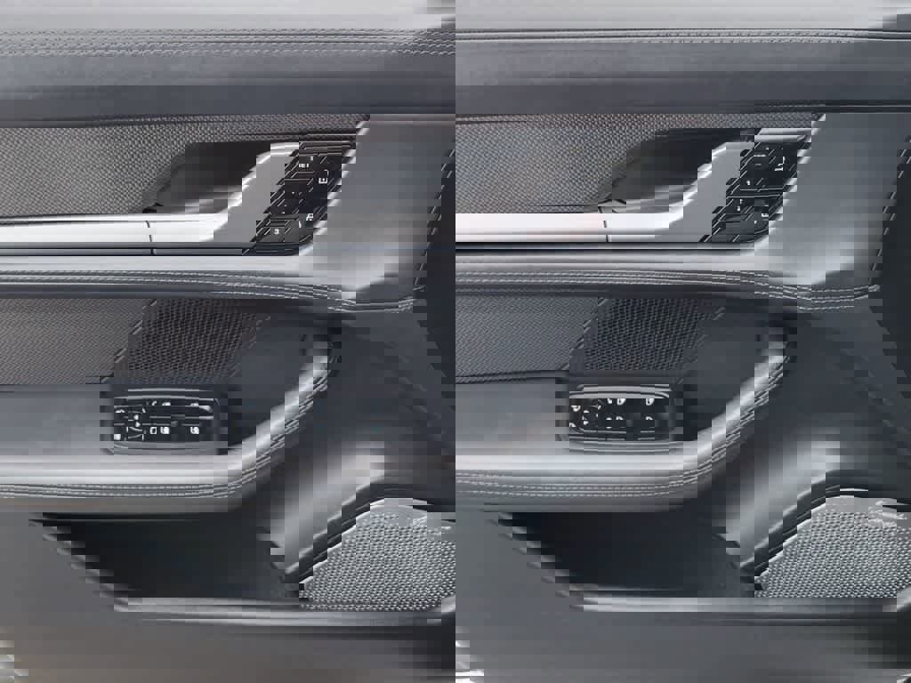 Used 2021 Porsche Taycan Turbo image 21