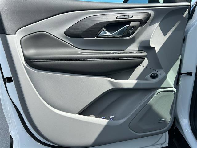 Used 2023 GMC Terrain SLT w/ Infotainment Package II image 24