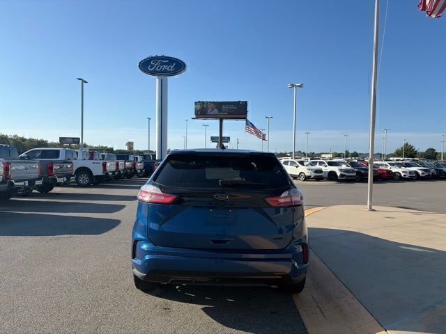 Used 2022 Ford Edge SE w/ Black Appearance Package AWD/4WD image 4