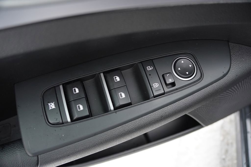 Certified 2022 Kia Forte LXS w/ LXS Technology Package image 20