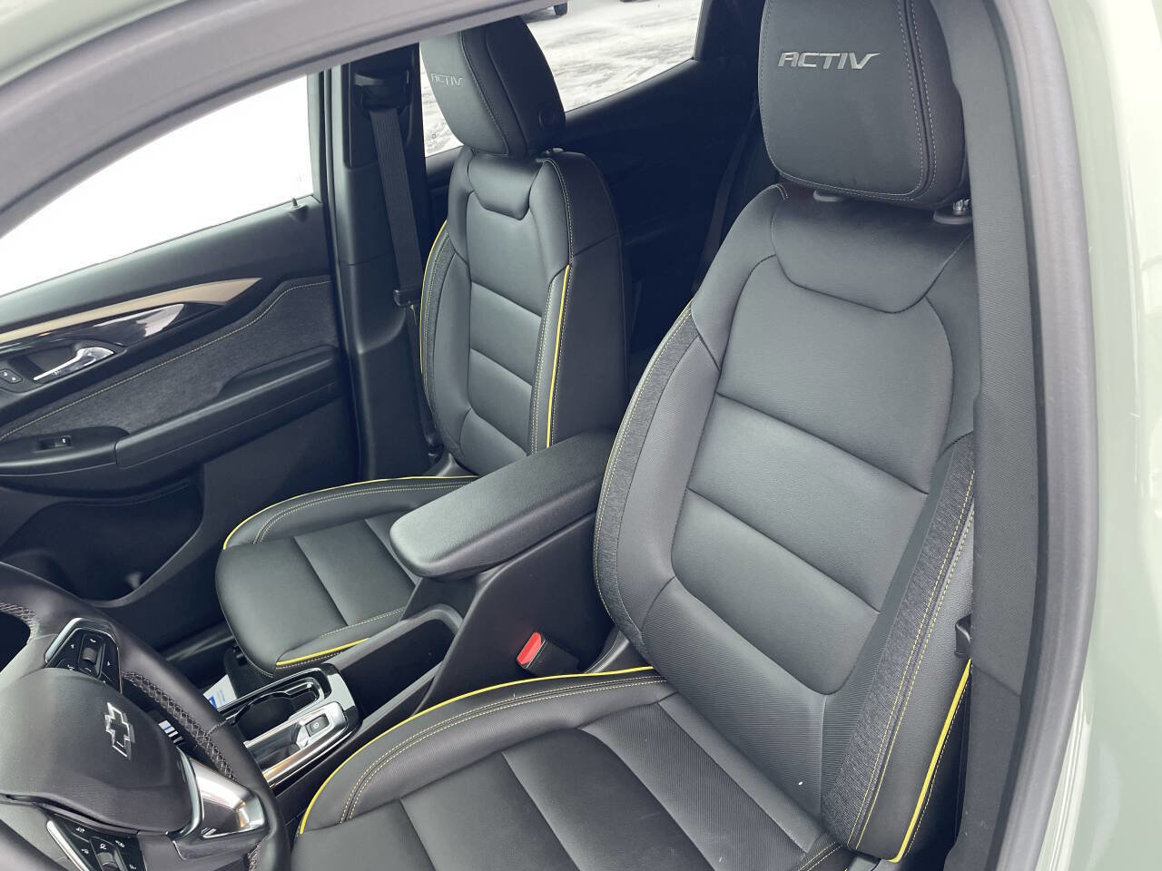 Used 2024 Chevrolet TrailBlazer ACTIV w/ Convenience Package image 3