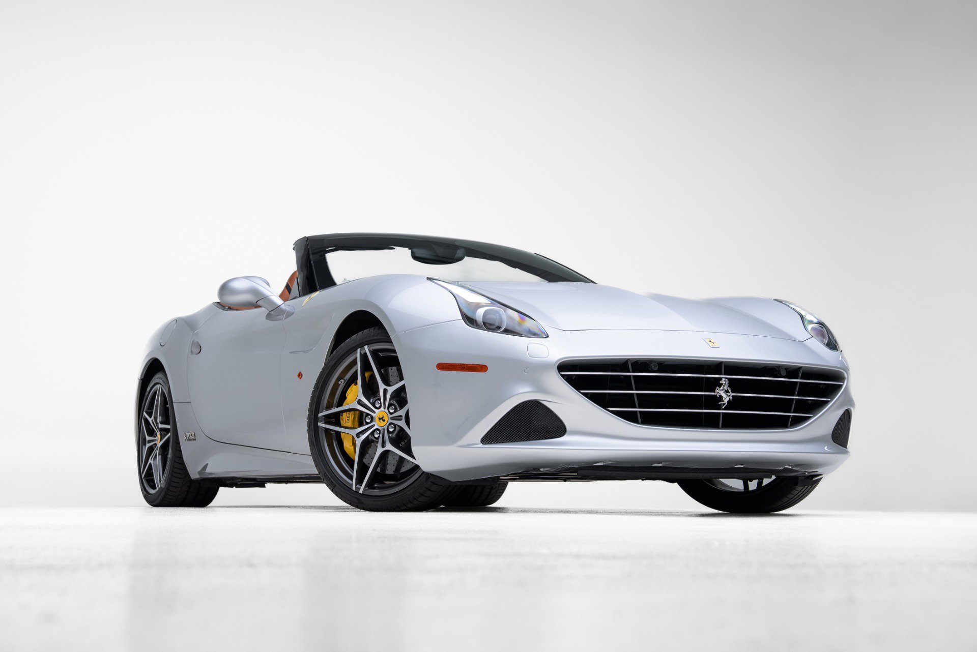Used 2016 Ferrari California T image 51