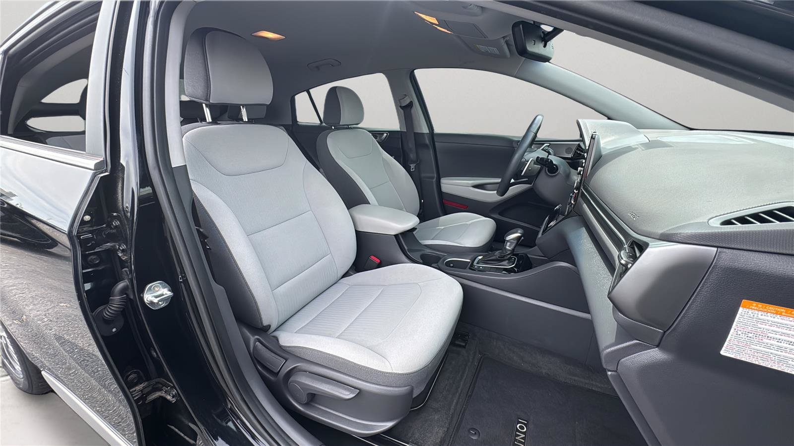 Used 2022 Hyundai Ioniq SEL FWD image 21