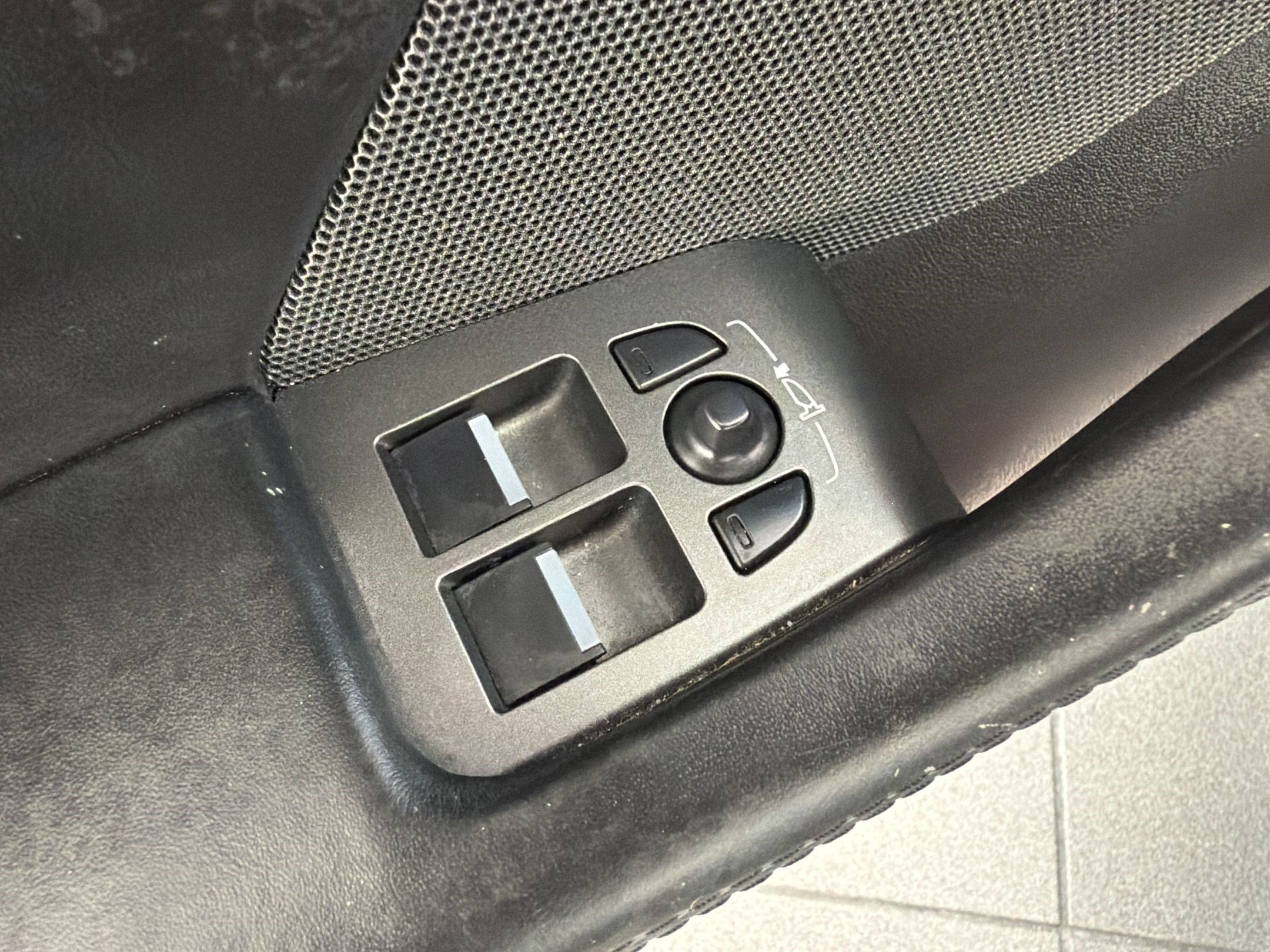 Used 2016 Jaguar F-TYPE R AWD/4WD image 15