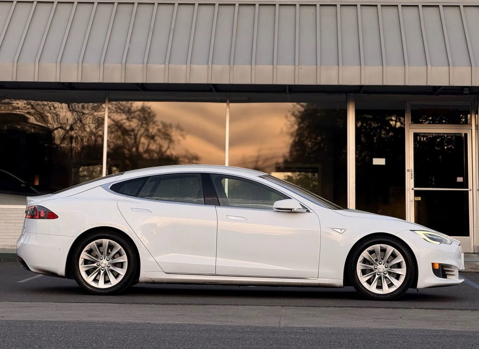 Used 2016 Tesla Model S 75D image 5