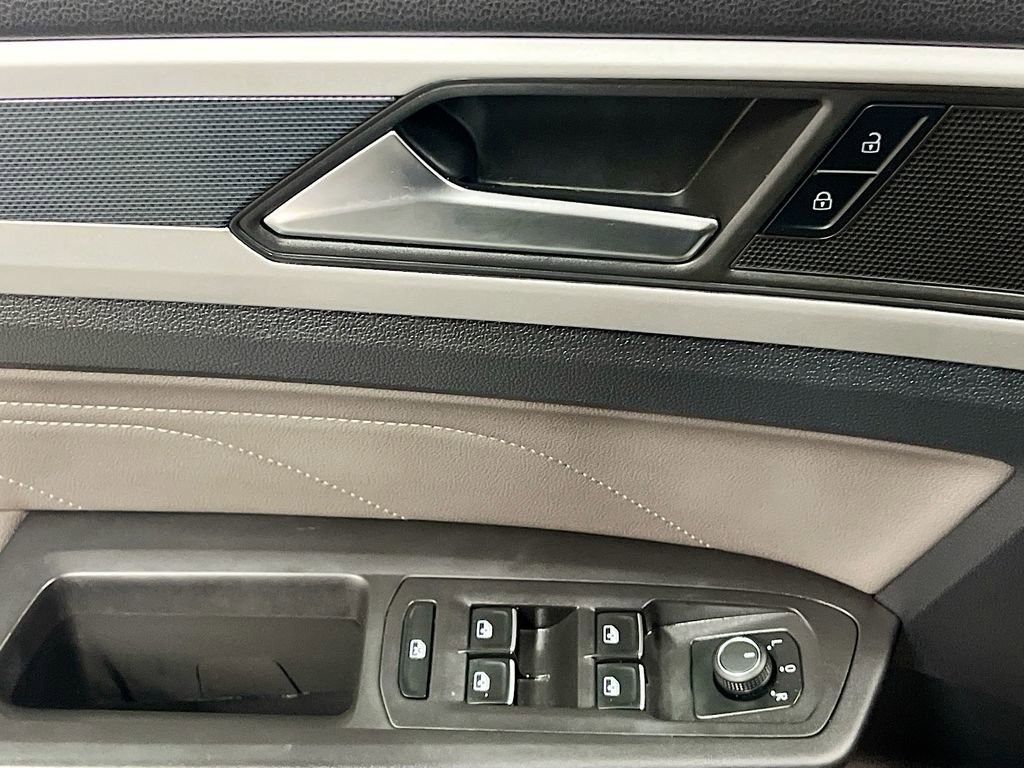 Used 2022 Volkswagen Atlas SEL R-Line image 18