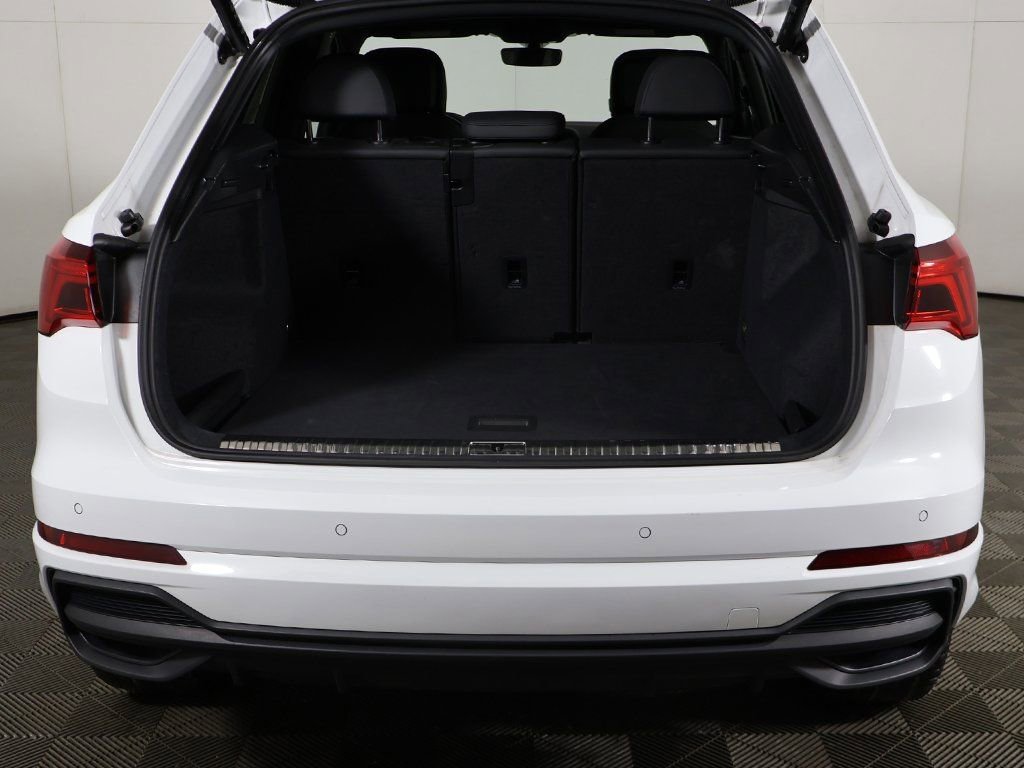 Used 2025 Audi Q3 2.0T Premium image 16