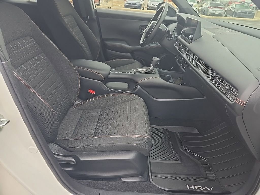 Certified 2025 Honda HR-V Sport image 29