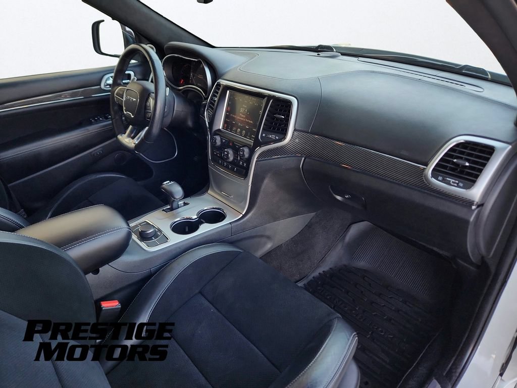 Used 2015 Jeep Grand Cherokee SRT w/ Luxury Group II AWD/4WD image 25