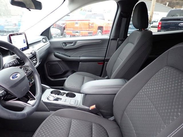 Certified 2024 Ford Escape Active AWD/4WD image 15