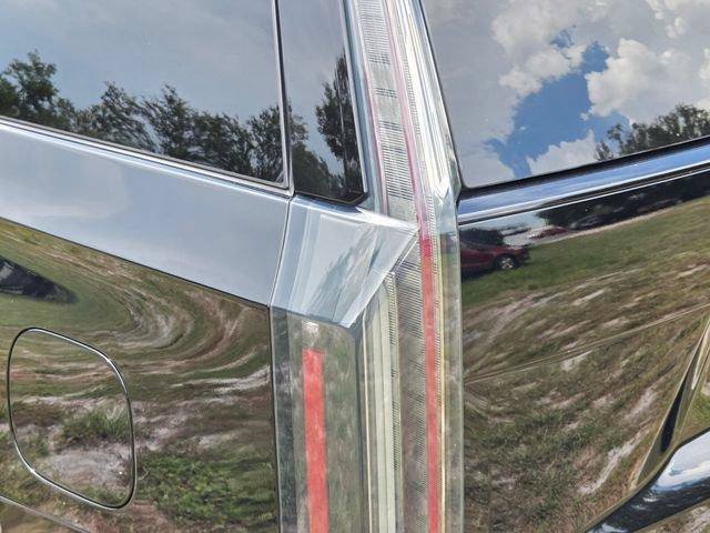 Certified 2025 Cadillac Escalade ESV V w/ LPO, ONYX Package AWD/4WD image 11