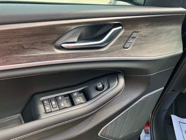 New 2026 Jeep Grand Cherokee Limited AWD/4WD image 10
