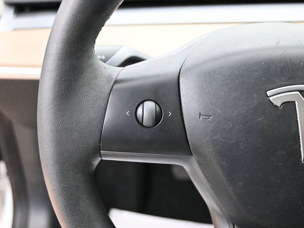 Used 2020 Tesla Model 3 Standard Range Plus image 12